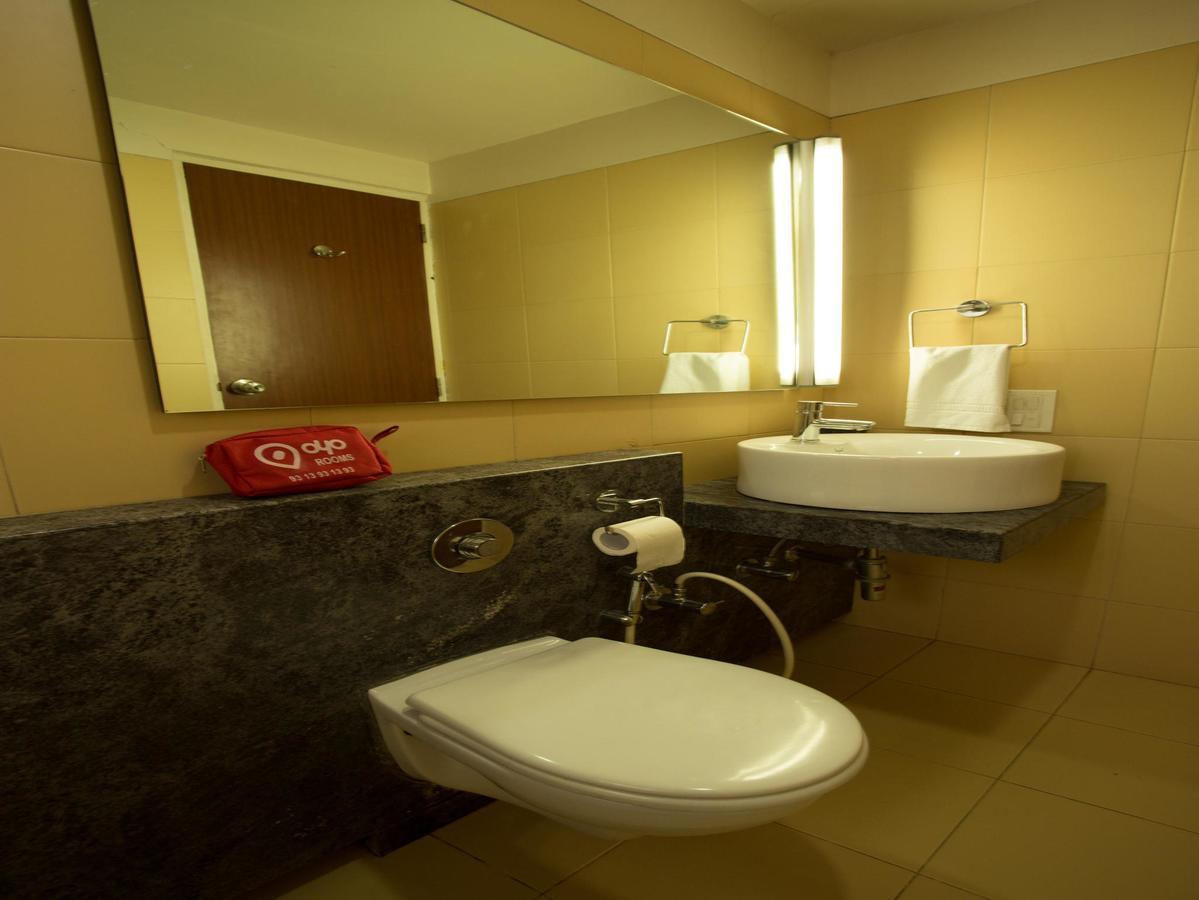 Hotel Oyo 13771 Executive Residency Pune Esterno foto