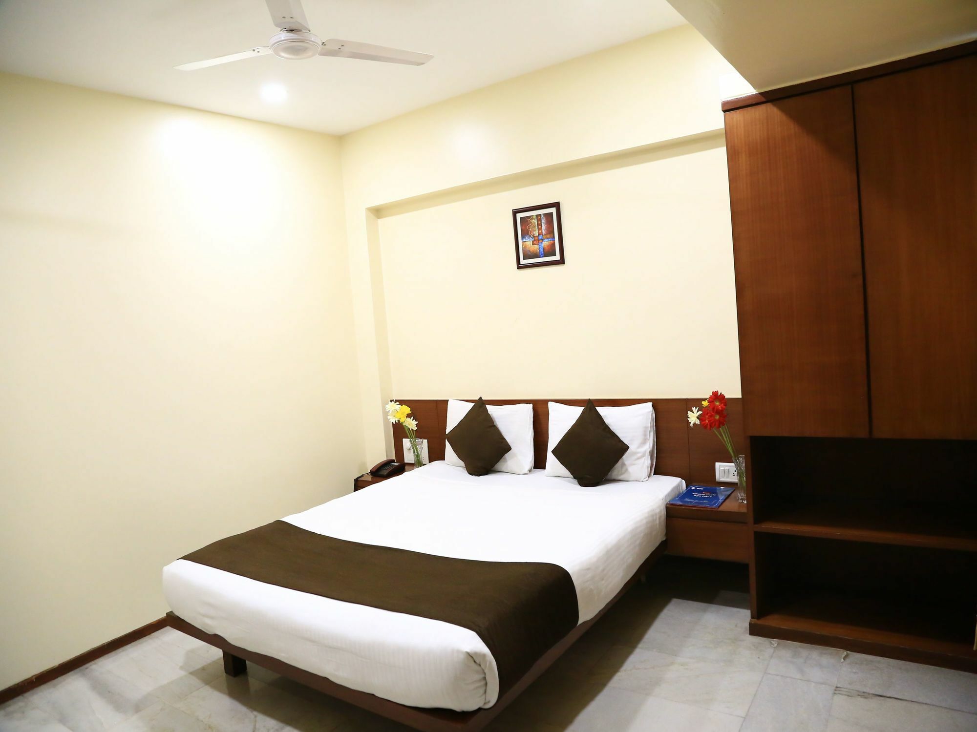 Hotel Oyo 13771 Executive Residency Pune Esterno foto