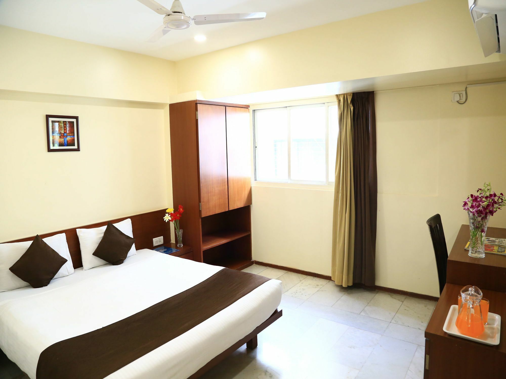 Hotel Oyo 13771 Executive Residency Pune Esterno foto