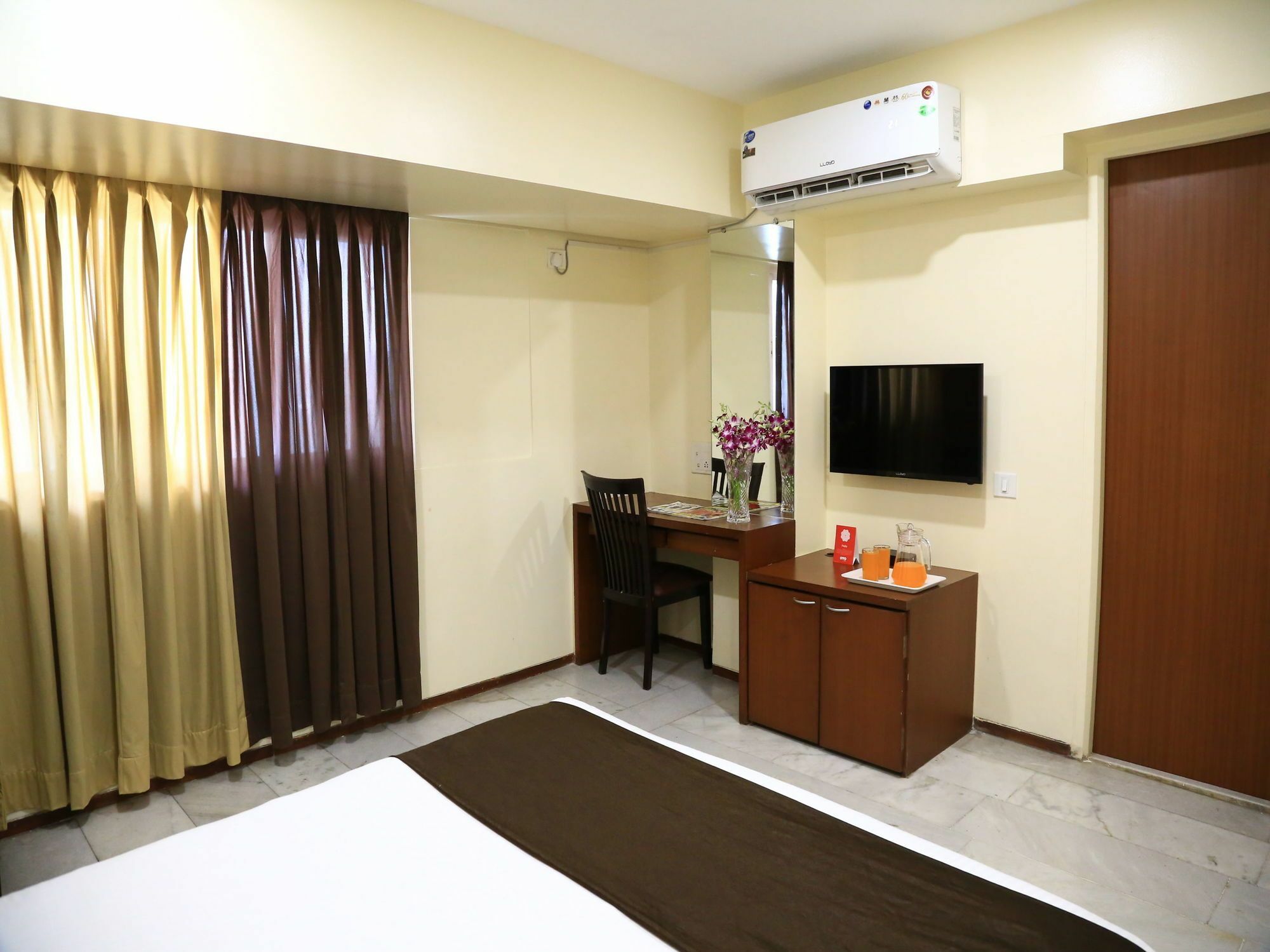 Hotel Oyo 13771 Executive Residency Pune Esterno foto